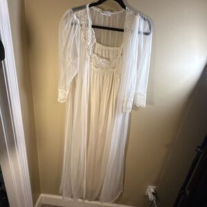 VTG Rare Miss Elaine Sheer Chiffon Cream Nightgown & Robe Set Ivory Lace